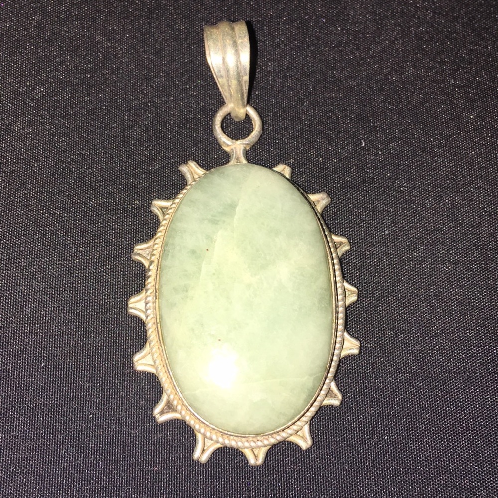 🔥FREE W/ $20 Perfect Jade & .924 Sterling Pendant
